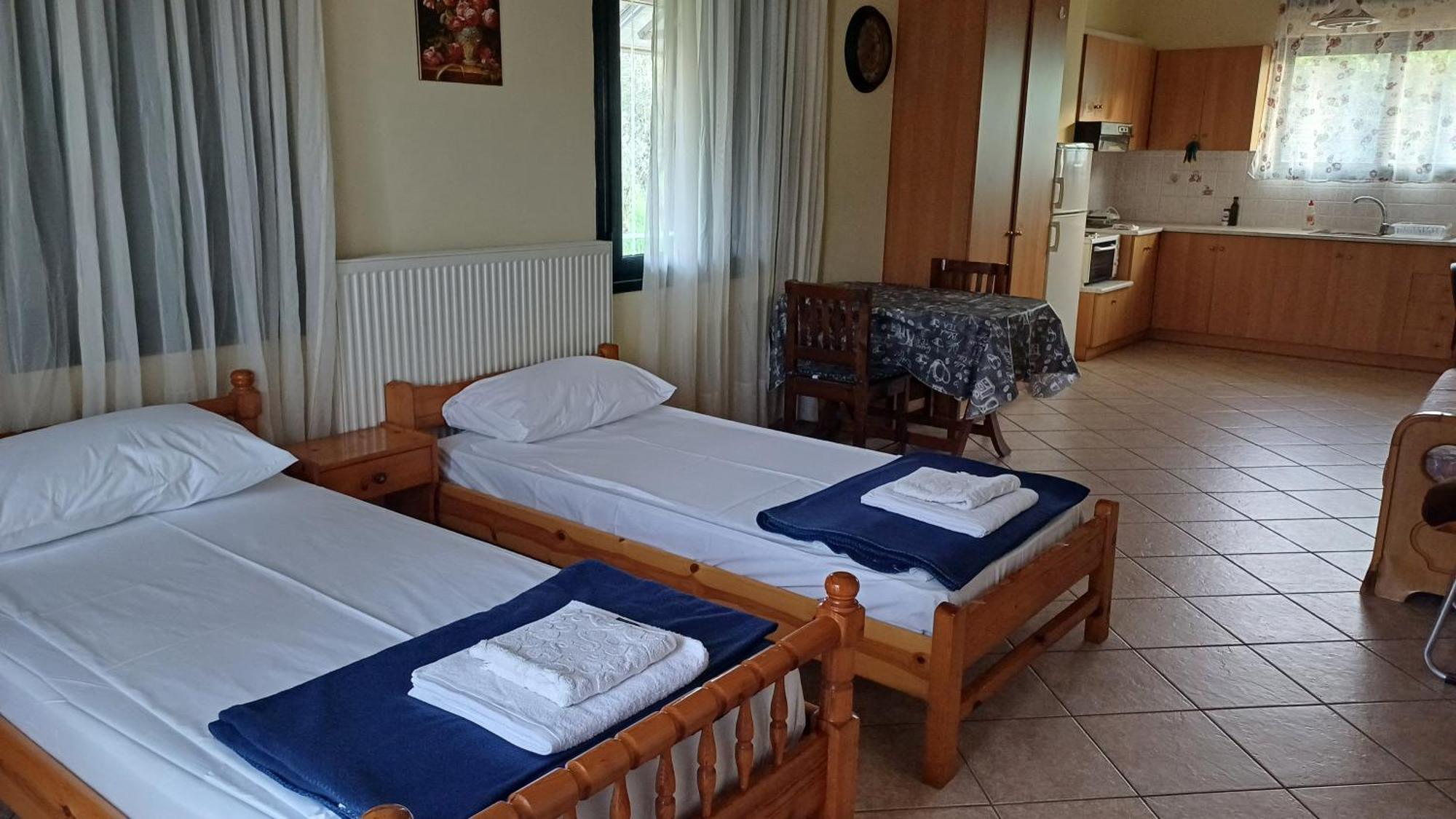 Studio Apartments Eirini Pyrgi Thermis Екстер'єр фото