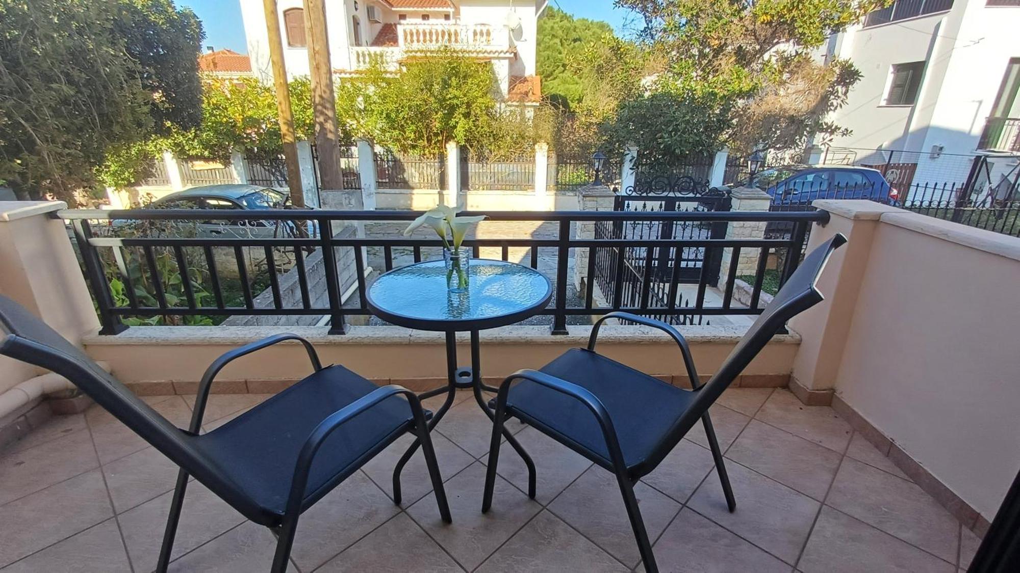 Studio Apartments Eirini Pyrgi Thermis Екстер'єр фото