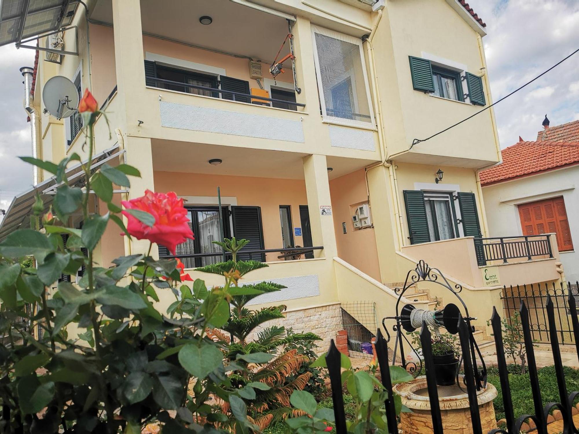 Studio Apartments Eirini Pyrgi Thermis Екстер'єр фото